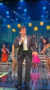 Splish splash it's Jonathan Groff!! | thebroadwaywiz