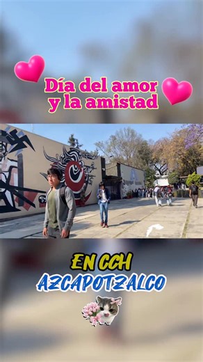 CCH UNAM on Instagram: "💛✨ La amistad y el amor no es accesorio: es la base y principio humanista. Hoy, las y los estudiantes del Colegio de Ciencias y Humanidades comparten lo que significa amar y ser amigos. Para las y los cecechacheros, la amistad es fundamental porque: 🤝 nos ayuda a no ser egoístas 🌱 nos enseña a crecer , 💬 nos permite conectar y estar bien con alguien más El amor también es personal. Es aprender a cuidarse, a poner límites, a respetarse y reconocer cuándo algo nos hace 