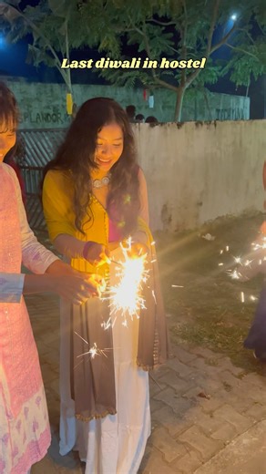 *b.tech student* last diwali celebration in hostel💣 #diwalispecial #bvec #btechfinalyear