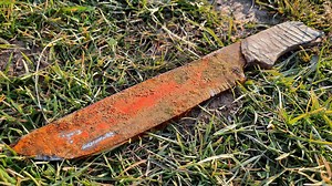 Old butcher’s knife gets a stunning restoration