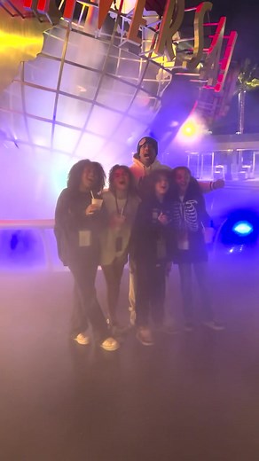 Last night turned up with Roc and Roe & the gang! #daddyhalloween #halloweenhorrornights2023