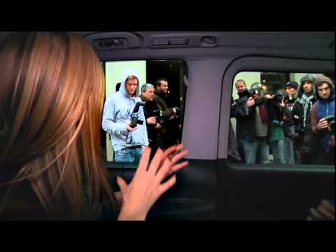 Avril Meets Fans at her Hotel in England