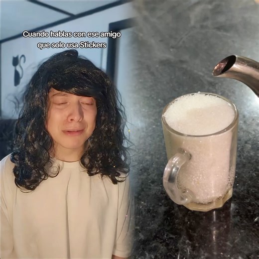 When you talk to that friend who only uses stickers #humor #stickers #friends #messages #talking