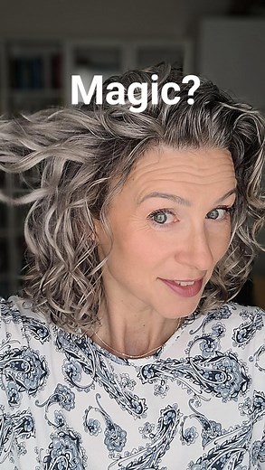 ILONA on Instagram: "Magic? 🧚 Of course! 🪄 magic of patience 🪄 magic of strength of character 🪄 magic of acceptance 🪄 magic of tolerance 🪄 magic of healthy hair! Power of silver hair 🩶💪 Start your silver adventure and see how the magic happens 🩶 ps. only for the brave 😉 #silverhair #healthyhair #silvertransitions #silversisters #silverqueensandkings #silvermagic #silvertobe #greyhair #greyombre #greytobe #greyqueen #greyhairdontcare #siwewlosy #siwewlosy #srebrnewłosy #srebrnesiostry #