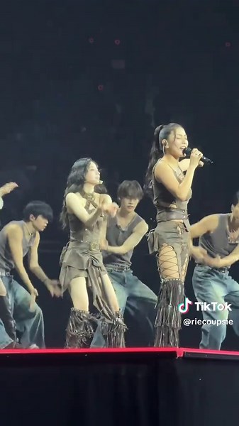 jihyo and nayeon high note goes crazy #jihyo #nayeon #fyp #concert #kpop @TWICE