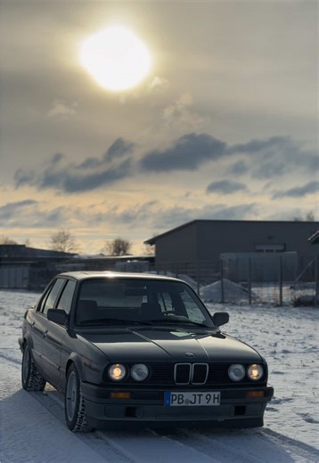 Discover the BMW E30: Classic Performance and Style