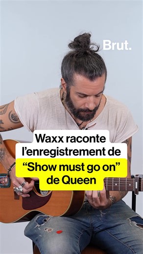 Brut. on Instagram: ""Pour moi, c'est la plus belle prestation studio jamais entendue." Tout le monde connait la chanson "Show must go on" de Queen et l'incroyable performance vocale de Freddie Mercury sur ce morceau. Ce qu'on sait moins, c'est qu'elle a été enregistrée dans des conditions particulières pour le chanteur. Le guitariste @Waxx nous raconte. ➡️ Dans son premier livre "Shuffle", @Waxx explore sa passion pour la musique à travers des anecdotes sur des chansons et des artistes mythique