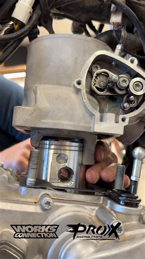 Jay Clark DirtBikeTV on Instagram: "Simple piston @prox_racing_parts swap and tighten base nuts up. #2strokeenduro ✊🏼💨💨 Go to our LinkTree in profile for latest podcast, videos, stories & discount links. @ridedunlop @wisecopistoninc @prox_racing_parts @jepistons @fmf73 @decalworks @odi_moto @unifilter @worksconnection @rekluse_motorsports @cometicgasket @klotz1959 @cardosystems @vintco_usa @mxplastics @blasterproducts @arclevers @streamline_brakes @racetechinc #dirtbike #2stroke #mx #motorcyc