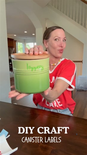 55K views · 905 reactions | Decided to make my labels match the containers and obsessed with how they turned out  #diycrafts #homeorganization #cricutmade #cricutprojects #kitchenorganization #pantrylabels | Small Town Me | Facebook