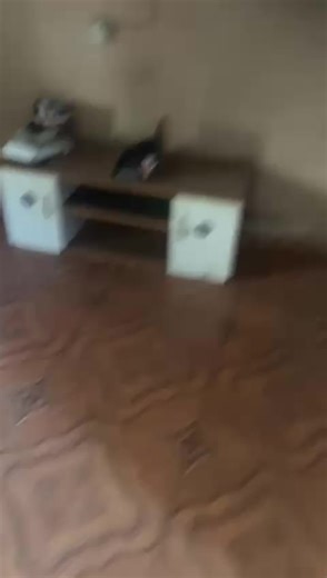 📍Letting Spacious selfcon Close to the Express Located @Lakowe Annual rent 450k Goodwater Prepaid metre Good security Total package 600k Note; It’s not fenced n gated Inspection fee 10k net