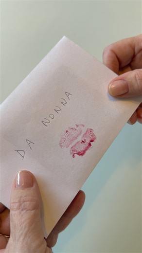 espressoh on Instagram: "The best part of the Italian Christmas day: la bustarella della Nonna! 💌 Spend it wisely, we’ve got ideas 😇"
