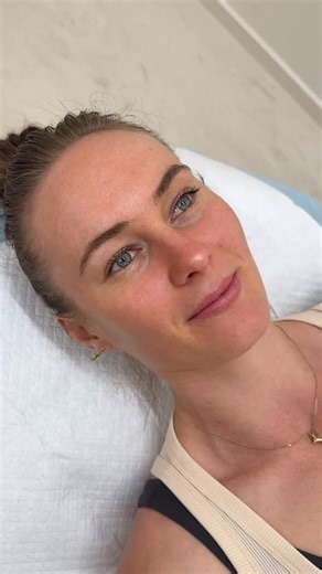 Before After Powder Brows ✨ This lovely client has naturally asymmetrical brows, one with a higher lift and two quite different shapes. My goal was to create harmony while keeping her natural structure. Fresh results are always darker and bolder, but they’ll fade beautifully over the next few weeks! 🤎 #definedbygrace #pokenobrows #pokenobeauty #PokenoStudio #nzbrows #nzbeauty #powderbrow #powderbrowtattoo #ombrebrows #browtransformation #browcorrection #asymmetricalbrows #permablend #permablend