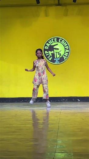 FLIP DANCE COMPANY is live