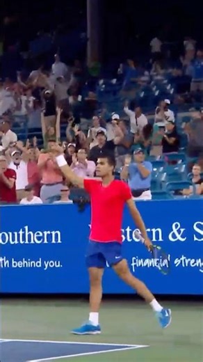 Carlos Alcaraz hits INSANE shot in Cincinnati 🤯