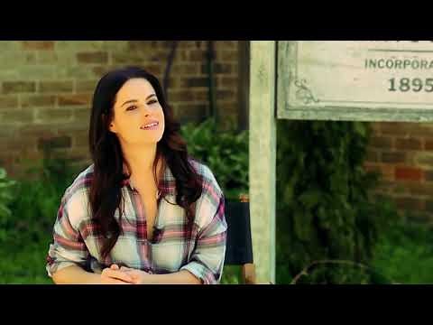 On set with Emily Hampshire - Stevie Budd - Schitt's Creek
