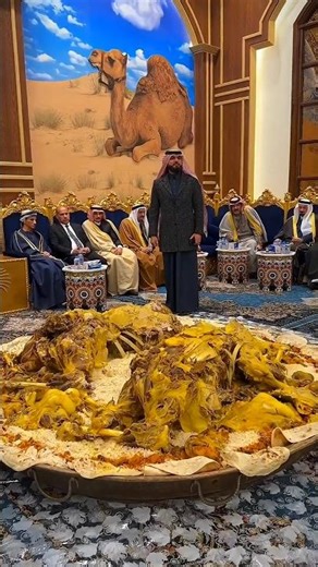 Why don't you see women at Dubai sheikhs' weddings? 😨🤯 #shortvideo #dubai