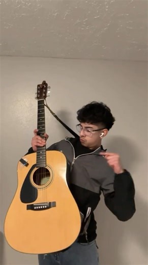 How to play the guitar….