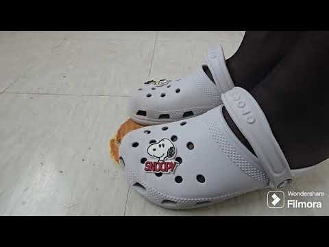 crocs sandal (= crocs jelly shoes) vs hot cake(pan cake) - result