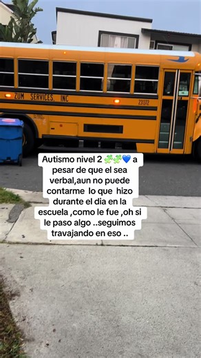 #specialmom🧩 siento una presión en el pecho cuando lo mando en el autobus pero cuando no travajo me la paso metida en la escuela.#💙💙🧩🧩 #autismacceptance🧩💙💙🧩 mi niño valiente ..