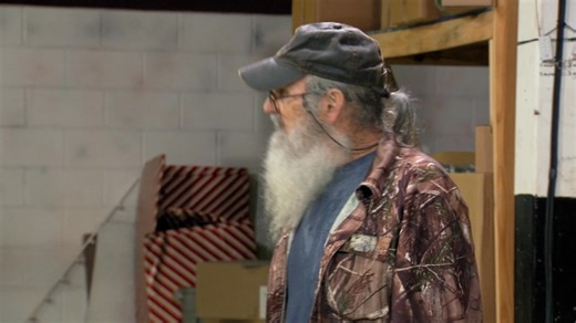 Jep, Si, Martin, and Godwin try to protect the Duck Commander inventory from a leaking warehouse roof after a large rain storm hits Monroe. #DuckDynasty | Duck Dynasty