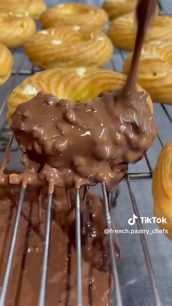 Cruller ! By chef : @Karim Bourgi #hamidotaibi #karimbourgi