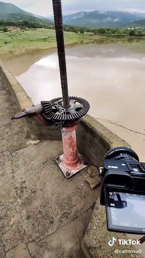 POV photography Sony a6000 manual focus 7artisans 25mm f/1.8 #photography #videomaker #filmaker #cinematic #lightroom #sonya6000