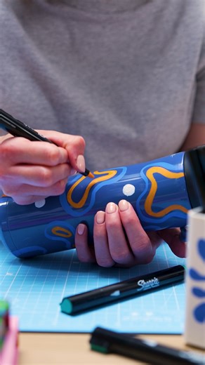 Your Back To School supplies aren't complete without Sharpie🖊 Express your creative side with their Acrylic Paint Pens, perfect for projects that work on any surface! Explore Sharpie at whsmith.co.uk or at your local WHSmith. https://www.whsmith.co.uk/brands/sharpie/ | WHSmith