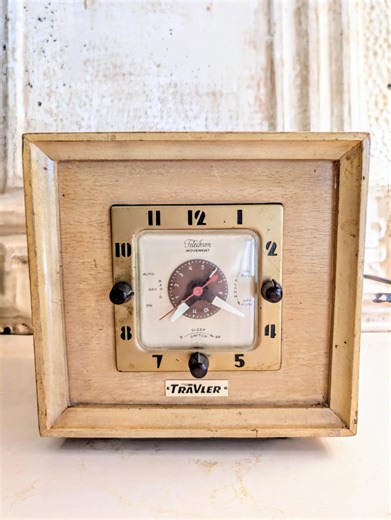 Vintage Telechron Alarm Clock Radio, 1950s Blonde Wood, MCM Decor - Etsy UK