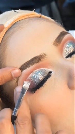 Glitter Cut Crease Eye Makeup ✨ Easy Tutorial #2026 #makeup #eyemakeup
