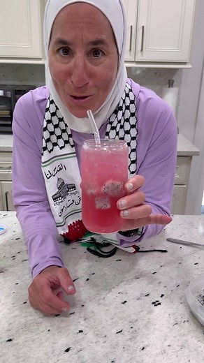 Starbucks Mango Dragonfruit Lemonade Refresher Recipe | Easy and Refreshing Drinks