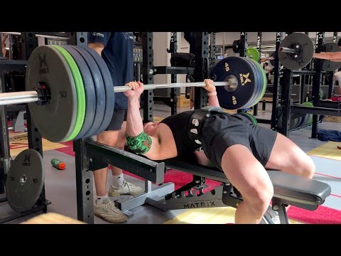 What I eat in a day to Ego Lift 385 on Bench Press in the Rec-Well center | FS25 Bench 2