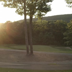 Get your golf fix in! ⛳ Sign up now and enjoy perks such as our loyalty program and golf lessons. 🏌️ | Rocky Gap Casino Resort