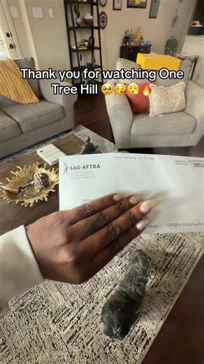LOVEEEEEE getting my residuals 💵 😩🤌🏾🫶🏾🤸🏾‍♀️🤸🏾‍♀️🤣🤣 #onetreehill #residuals #sagaftra #actress #onetreehilledits