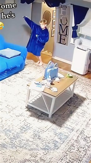 Boy shows off when he thinks no one’s home! | Fun z