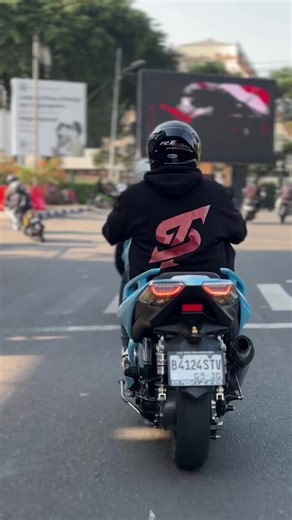 Yamaha Xmax Features and Reviews