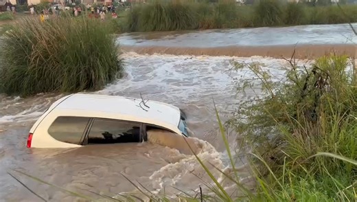 Erika sent us this video of a vehicle that was washed away while driving Samrand Avenue over the Rietspruit Rriver in Olievenhoutbosch, Centurion earlier in December. The driver escaped without harm. This is a reminder of how risky it is to try to drive through a river that is flowing over a road. Having said that, river crossings are something that are part of 4x4 off-road adventure travel so for those that do this it is a calculated risk. Erika told us that the road still has that much water f