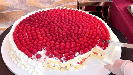 Table cake现场分蛋糕 全树莓蛋糕