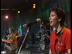 231K views · 10K reactions | Pixies - "Where Is My Mind?" (En vivo - 1988) | LifeBoxset | Facebook