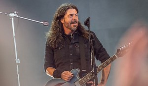 Foo Fighters' Irish origin revealed -- as Dave Grohl's hitchhiker shares his side of the story