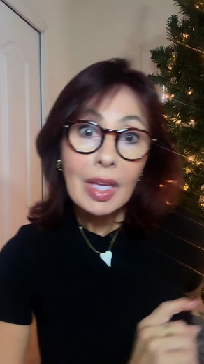 13K views · 6.6K reactions | I love this ribbon because it’s so versatile. You can use it as is or pull it apart and make it bigger. It’s so sparkly and it can fill holes just like a pick can. You can get it @burlapandblingdecor It is number 88–1227 You can always use my code DYD10 for 10% off anything! #christmastreedesigner #christmasdecor #tips #ribbon | Deck.your.decor | Facebook