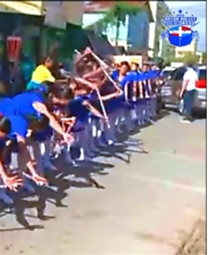 Presentación del Grupo de Batón Ballet en Santiago
