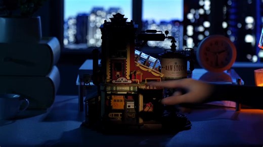 Watch Santa’s gift-making wonderland spin and play sweet carols—perfect for a festive touch to your home or a thoughtful holiday gift. 🎅✨ | Robotime_online