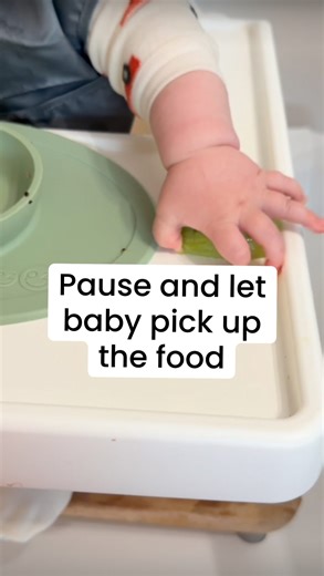 BLW Meals - Start Solids App on Instagram: "Touching food is a critical first step in the learning-to-eat process! Before babies feel comfortable bringing food to their mouths, they often need time to explore it with their hands, squish it between their fingers, and even smear it on their tray. This sensory feedback helps them: ✅ Get familiar with textures- Different foods feel unique! Touching helps babies learn what to expect when they eventually take a bite. ✅ Build confidence- Exploring food