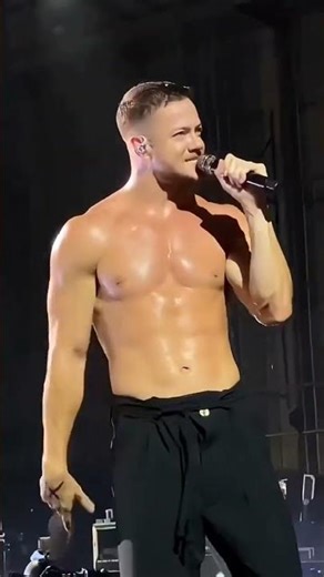 Thunder ⚡ #viral #imaginedragonssongs #shortvideo #music #concert #imaginedragons #trendingreels