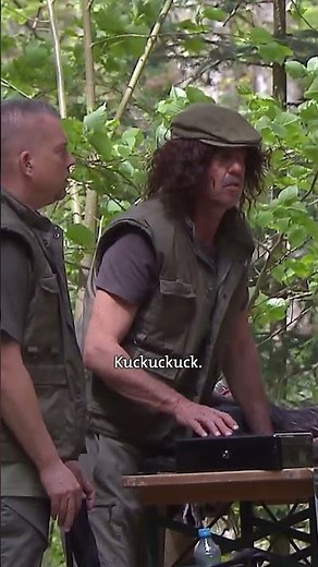 Haben die einen Vogel? Getarnte Vögel Touristen im Wald 😁 | Verstehen Sie Spaß?