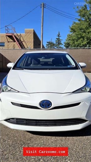 2017 Toyota Prius $14,999 Golden Valley