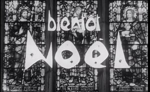 Bientôt Noël - ONF 1958 Court métrage documentaire présentant une mosaïque d’événements et de préparatifs de dernière heure la veille de Noël, dans la ville de Montréal : magasins bondés de monde, cohue dans les rues commerciales, bousculades dans les transports en commun, répétitions en vue de la messe de minuit. Les démarches des uns et des autres s'additionneront si bien que la ville elle-même sera prise dans cette fébrilité collective. RÉALISATEUR Georges Dufaux Terence Macartney-Filgate Sta