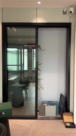 China door and window manufacturer, producing aluminum alloy doors and windows, soundproof doors and windows, insulated doors and windows