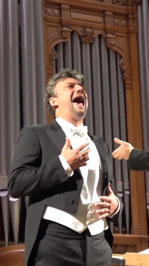 Jonas sings with a clear, powerful tone🌹🌹🌹 | Amazing Music