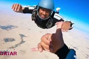 VIDEO: Lewis Hamilton goes skydiving before Australian GP